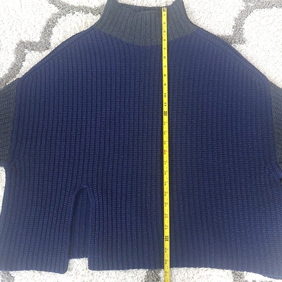 Victor Alfaro Oversized Color block med sweater blue and grey with front cutout - Picture 5 of 8